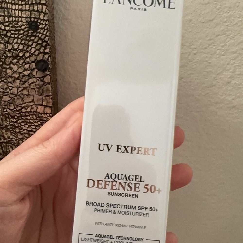 Lancome UV Expert Aquagel Defense SPF 50+ Sunscreen 1.69 FLOZ/50ml SEALED 01/27+